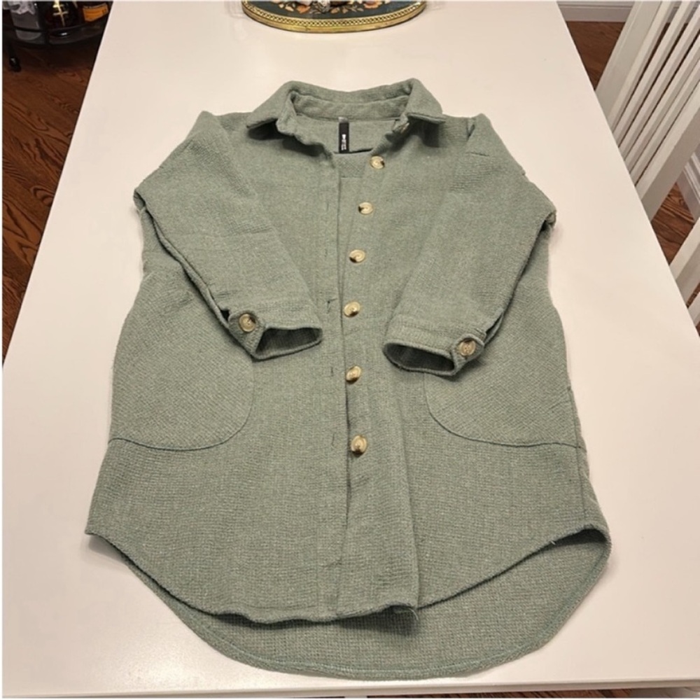 Design Lab Textured Front Button Shacket in Sage Size small - Picture 2 of 9